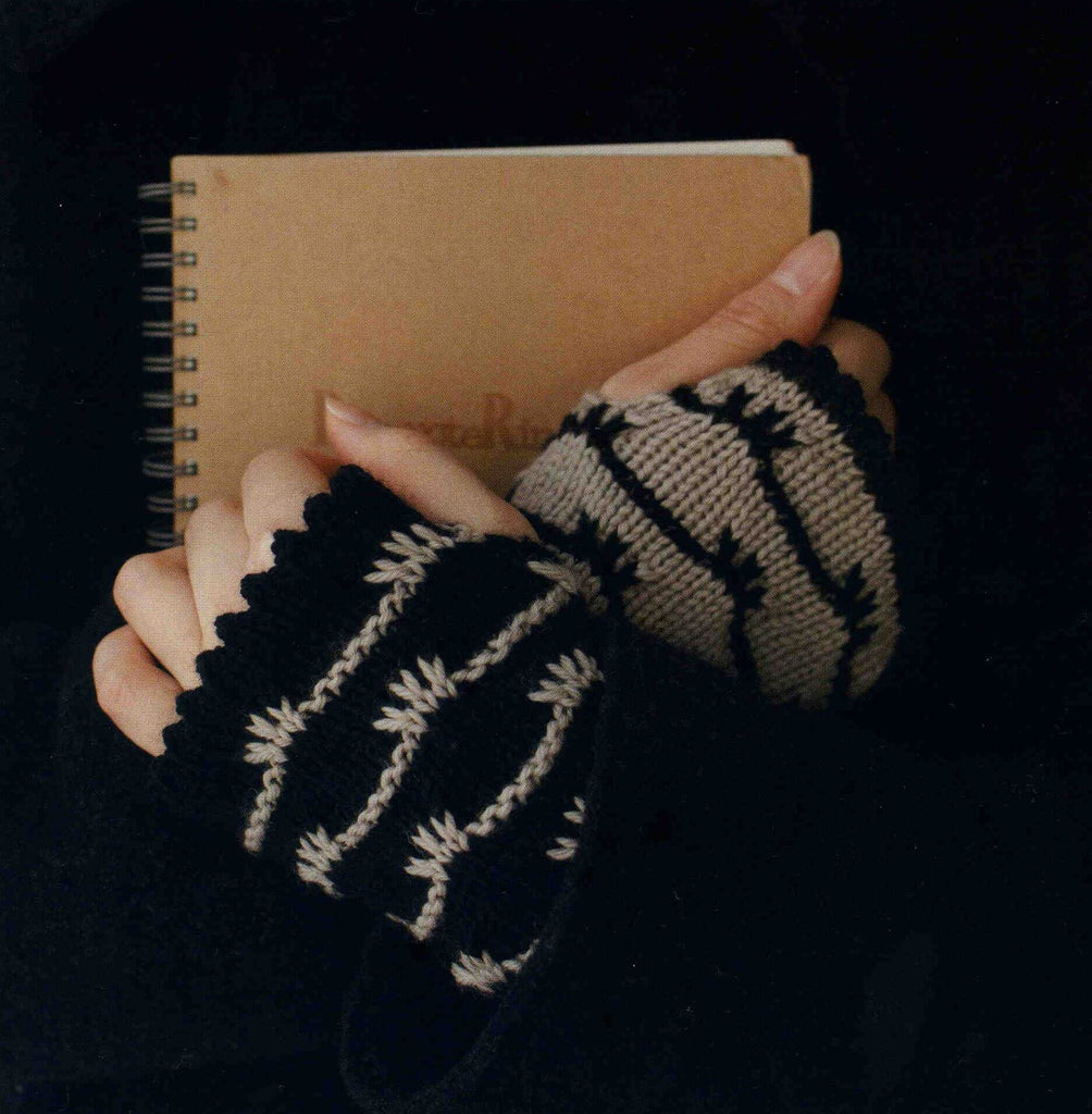 Black and white mittens easy knitting pattern
