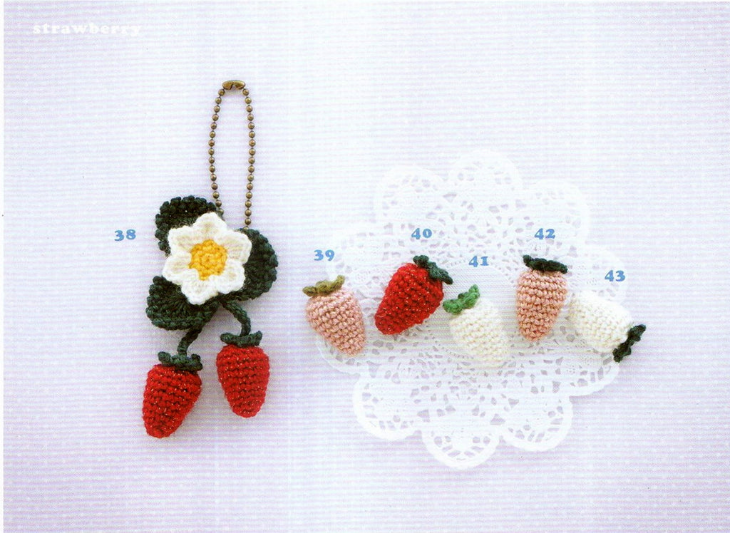 Crochet strawberry pattern, easy crochet keychain pattern